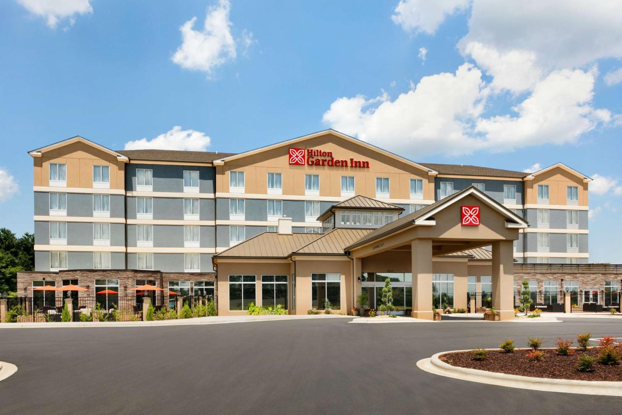 Hilton Garden Inn Statesville Exterior photo